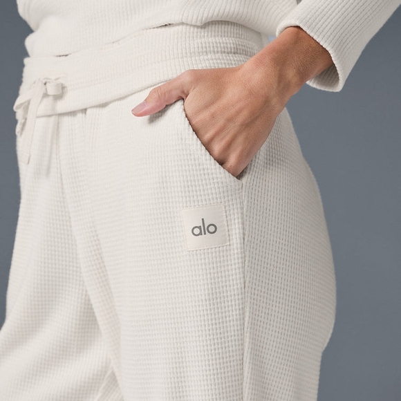 Alo Yoga Waffle Weekend Escape Jogger - Picture 5 of 8